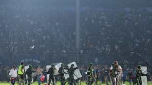 Behörden: Zahl der Todesopfer nach Fußballspiel in Indonesien steigt auf 174