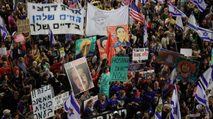 Manifestazione a Tel Aviv per ostaggio che compie 20 anni
