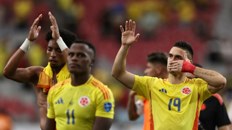 Colômbia vence Costa Rica (3-0) e se garante nas quartas da Copa América