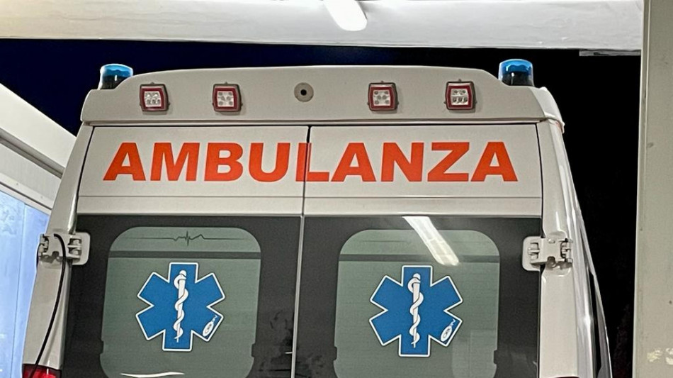 Rivolta in carcere Trieste, cinque portati via in ambulanza