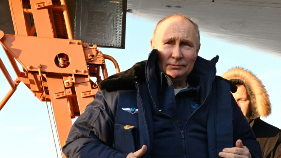 Putin macht Probeflug an Bord eines atomwaffenfähigen Überschallbombers 