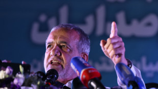 Iran al voto, il riformista Pezeshkian in vantaggio nei sondaggi
