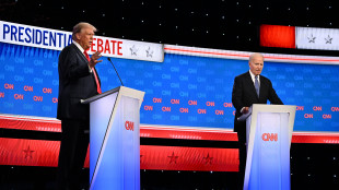 Biden vacilla nel primo duello tv, dem in 'forte panico'