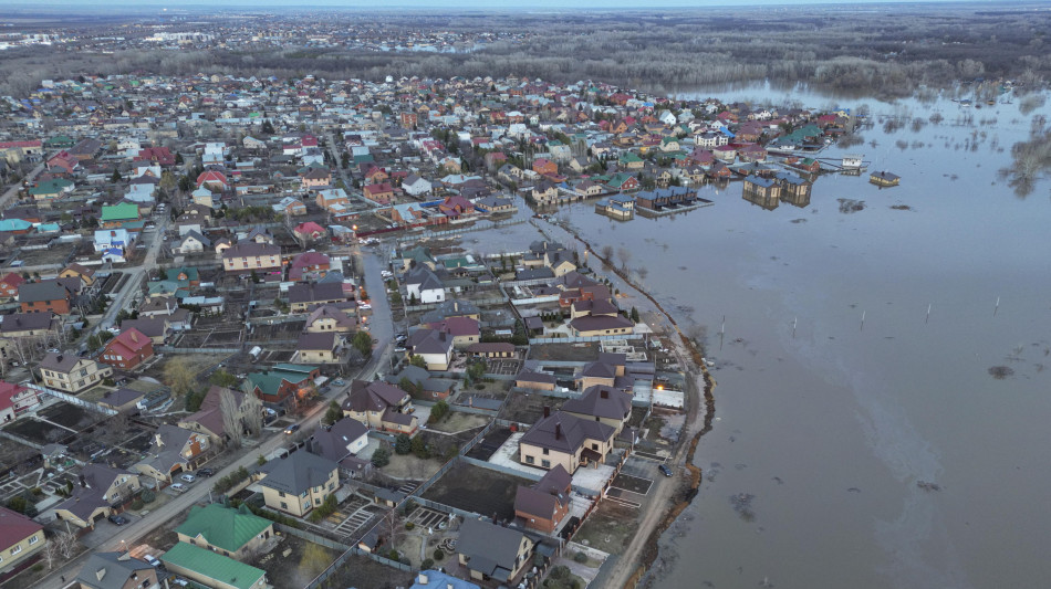 In Russia già 14.000 evacuati per inondazioni a Orenburg