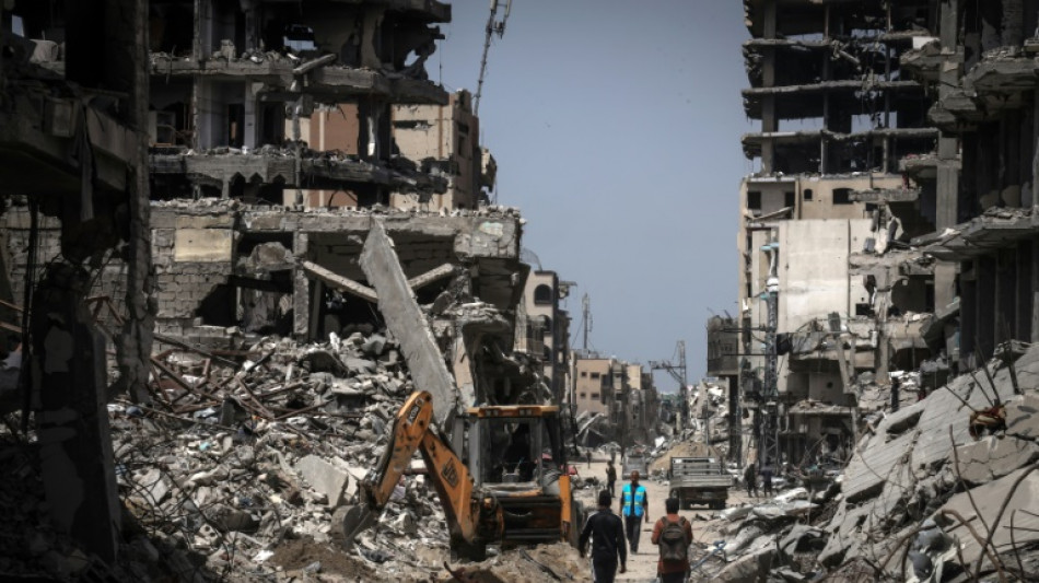 Israel lança ofensiva no sul do Líbano e continua bombardeando Gaza