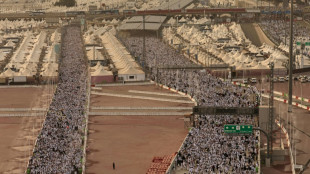 Les fidèles accomplissent le dernier grand rituel du hajj, au premier jour de l'Aïd