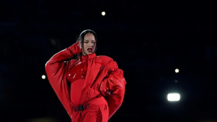 Rihanna dá à luz segundo filho, reporta imprensa dos EUA