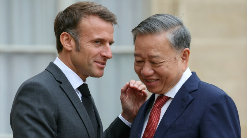 Macron et Lam veulent renforcer la relation franco-vietnamienne