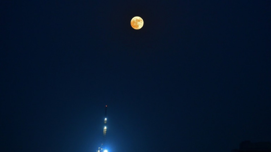 Berliner Tageszeitung Une Rare Super Lune Bleue Visible Dans La Nuit De Mercredi Jeudi