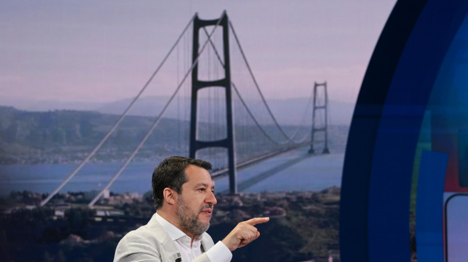 Salvini, da 50 anni siciliani non hanno il ponte e il resto