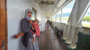 Un ferry indonesio atrapado con más de 800 personas a bordo fue desencallado