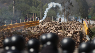 Bolivia, 'sostenitori di Morales sequestrano 200 soldati'