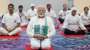 Premier indiano Modi ha guidato una sessione di yoga in Kashmir