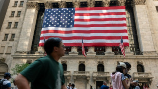 Wall Street termine en ordre dispersé, les inquiétudes autour de l'IA plombent la "tech"