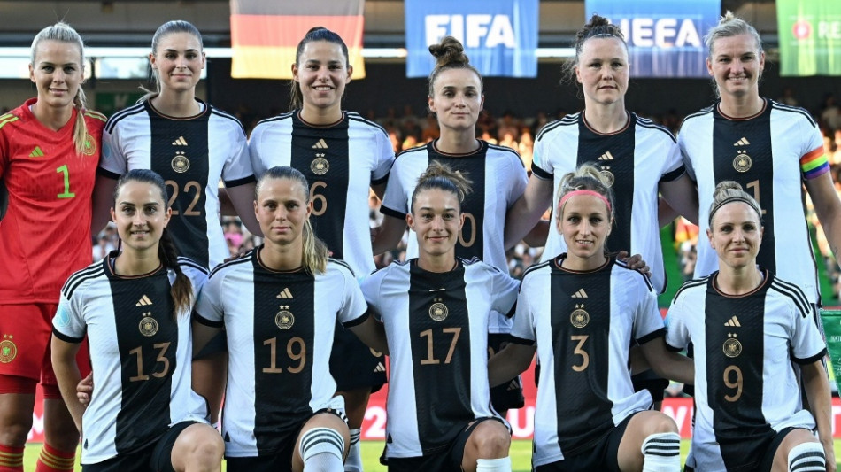 Berliner Tageszeitung Dfb Frauen Unterstützen Mädchenfußball Projekte