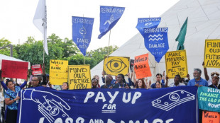 La COP28 reanuda negociaciones con los combustibles fósiles como punto principal