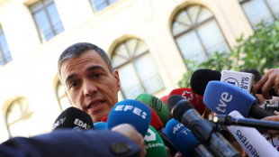 Un juez español determina que Pedro Sánchez debe declarar en persona en el caso contra su esposa