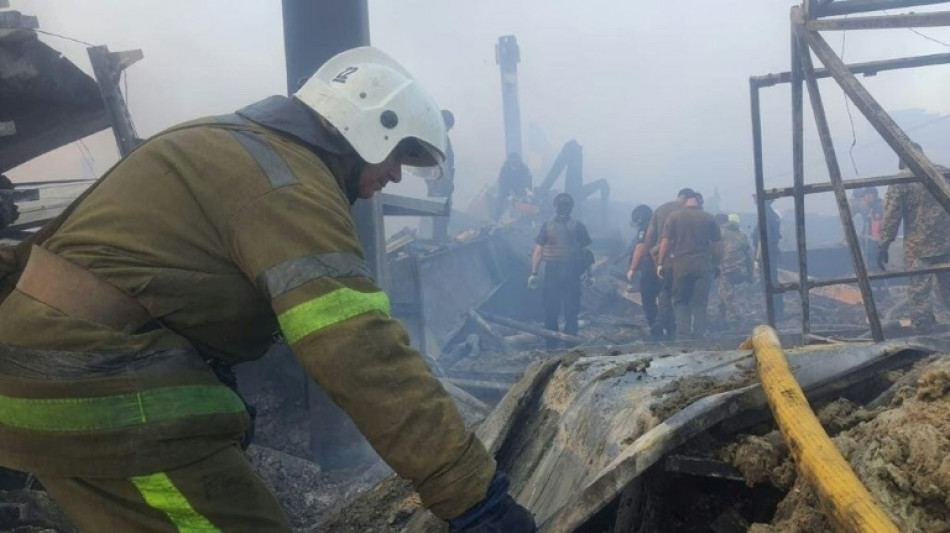 Ukraine: 18 morts dans une frappe russe sur un centre commercial, "crime de guerre" pour le G7