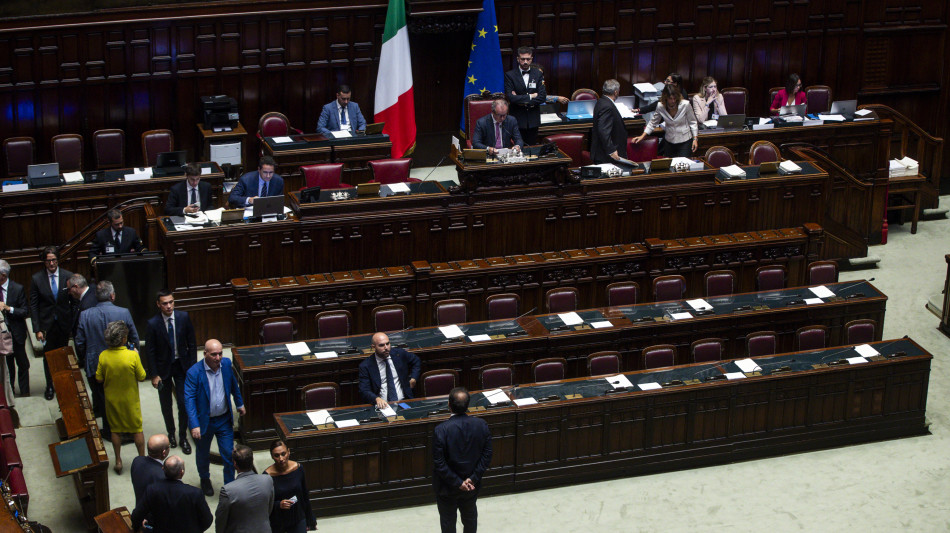 La Camera approva il decreto flussi, 152 sì e 108 no