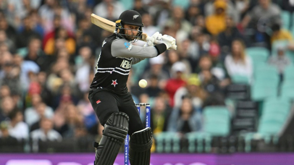 Berliner Tageszeitung - Conway hits 92 as New Zealand make 200-3 ...