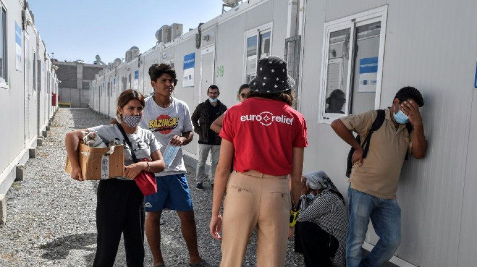 Griechische Polizei spannt offensichtlich Flüchtlinge für Pushbacks ein