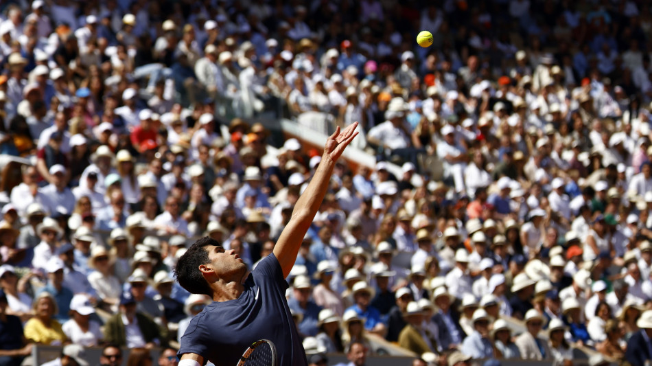 Alcaraz vince Roland Garros, battuto Zverev al quinto set