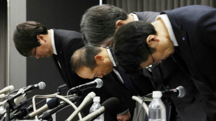 Dimiten los jefes de un productor japonés de suplementos anticolesterol vinculados a decenas de muertes