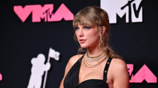 Taylor Swift, Shakira shine at MTV Video Music Awards