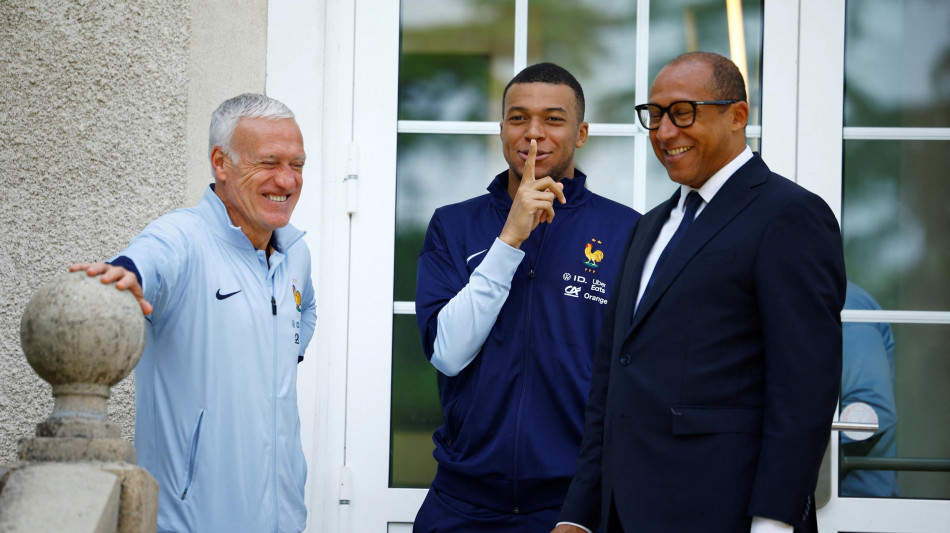 Presidente federcalcio Francia, Deschamps rimane