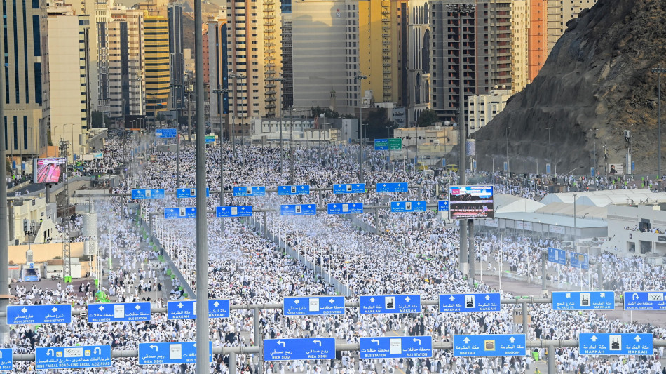 Troppi morti alla Mecca, l'Egitto sanziona 16 agenzie turistiche