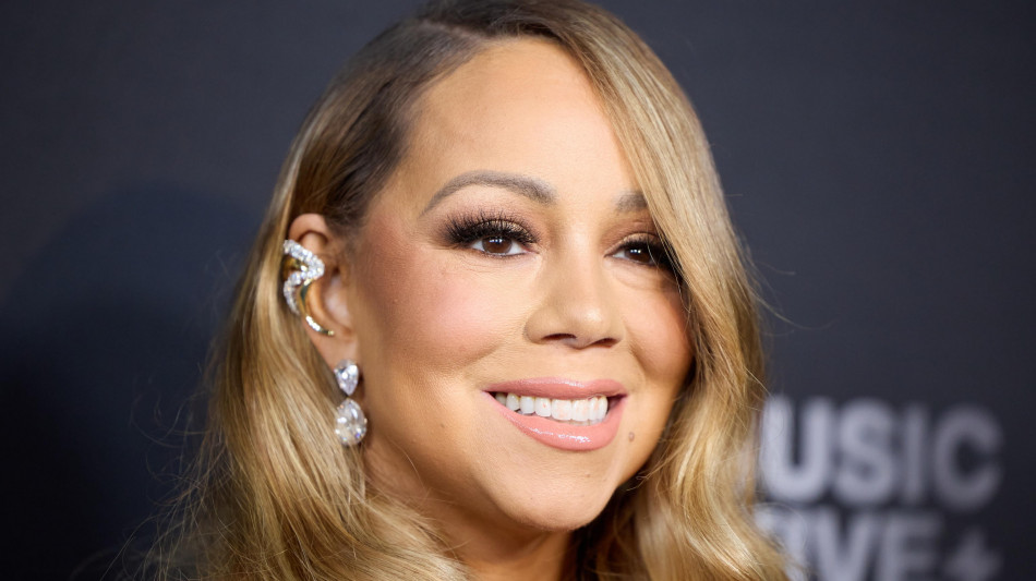 Mariah Carey annulla altre tappe del tour di Natale per malattia