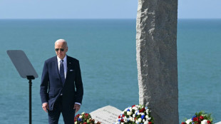 "Me niego a creer que la grandeza de Estados Unidos pertenece al pasado", dice Biden en Francia