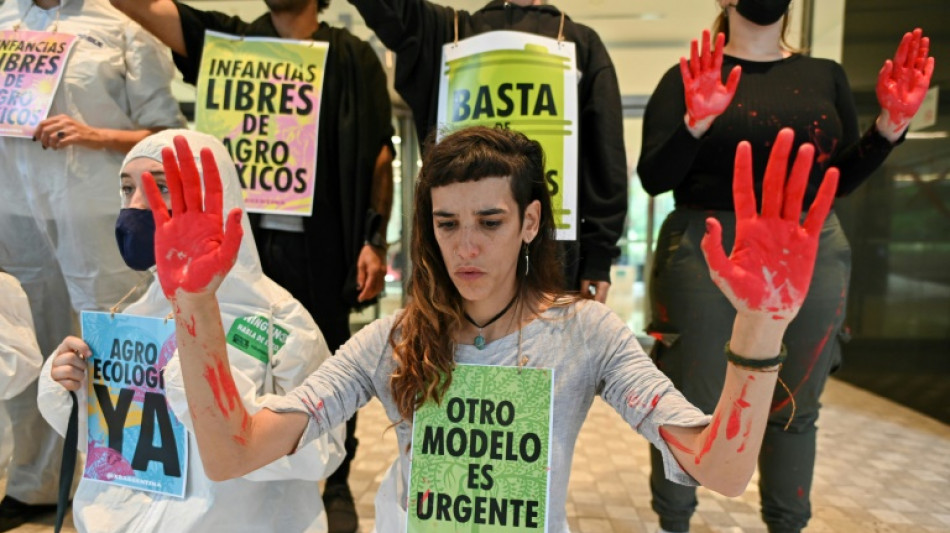 Ecologistas de Extinction Rebellion protestan contra Monsanto en Argentina