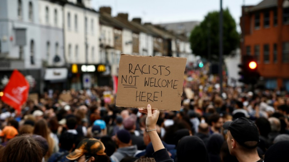 Berliner Tageszeitung UK antiracism protesters take to streets after