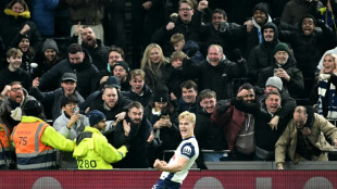 Tottenham vence Liverpool (1-0) na ida da semi da Copa da Liga inglesa