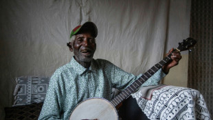 A 92 ans, une légende de la chanson au Malawi enflamme TikTok