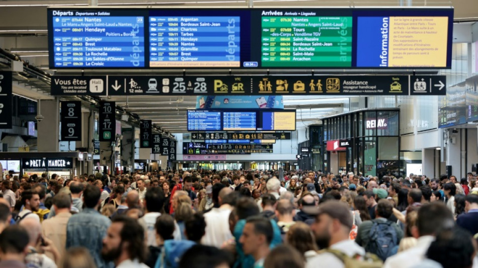 Sabotages sur le réseau de trains SNCF, à quelques heures de la cérémonie d'ouverture des JO