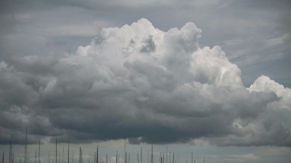 Texas se prepara para la llegada de la tormenta tropical Beryl