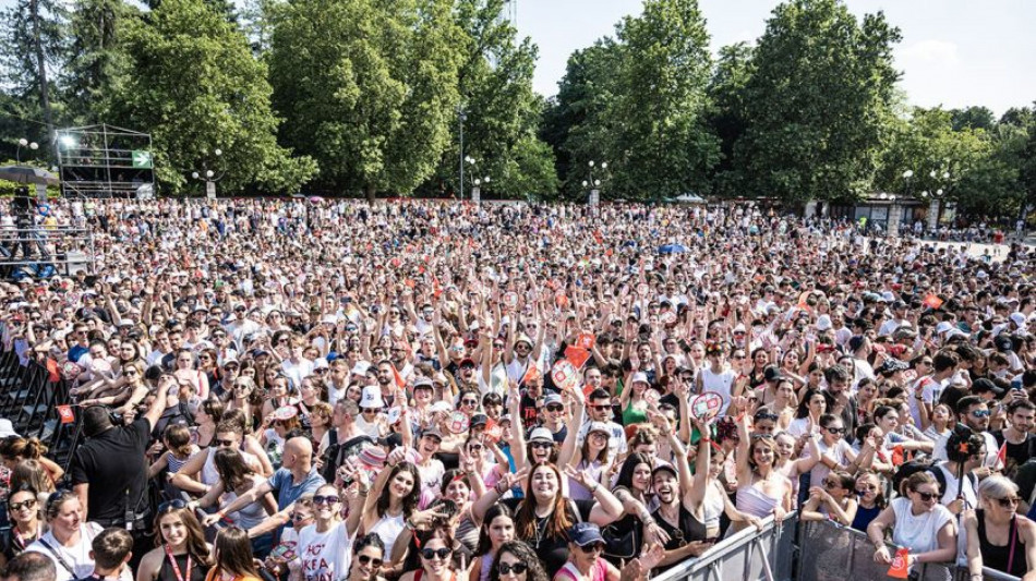 All'Arco della Pace di Milano in 14mila al party di Radio Deejay