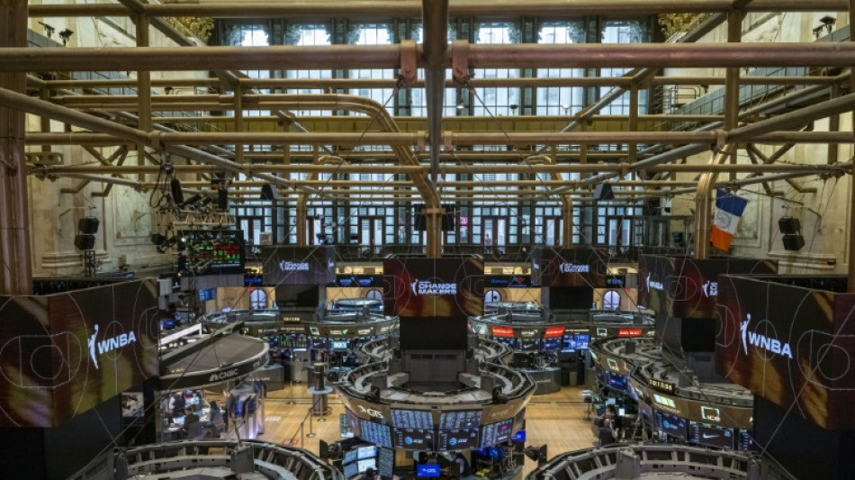 Wall Street ouvre en hausse, d'humeur positive avant un week-end férié