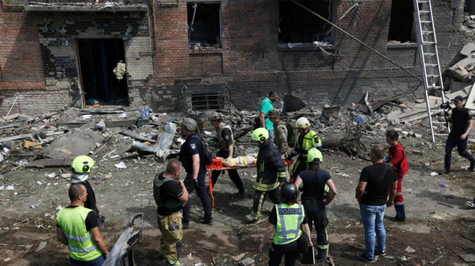 Onda de bombardeios russos na Ucrânia deixa mais de 30 mortos