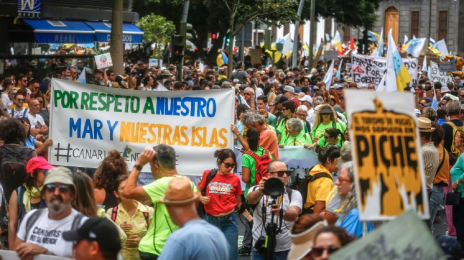 Protestas multitudinarias en las islas Canarias contra el turismo de masas