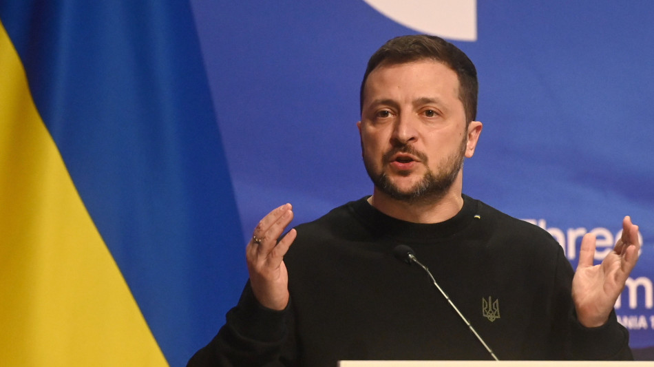 Zelensky, difesa aerea ci serve per le centrali nucleari