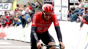 Tour: Vauquelin vince seconda tappa, Pogacar nuova maglia gialla