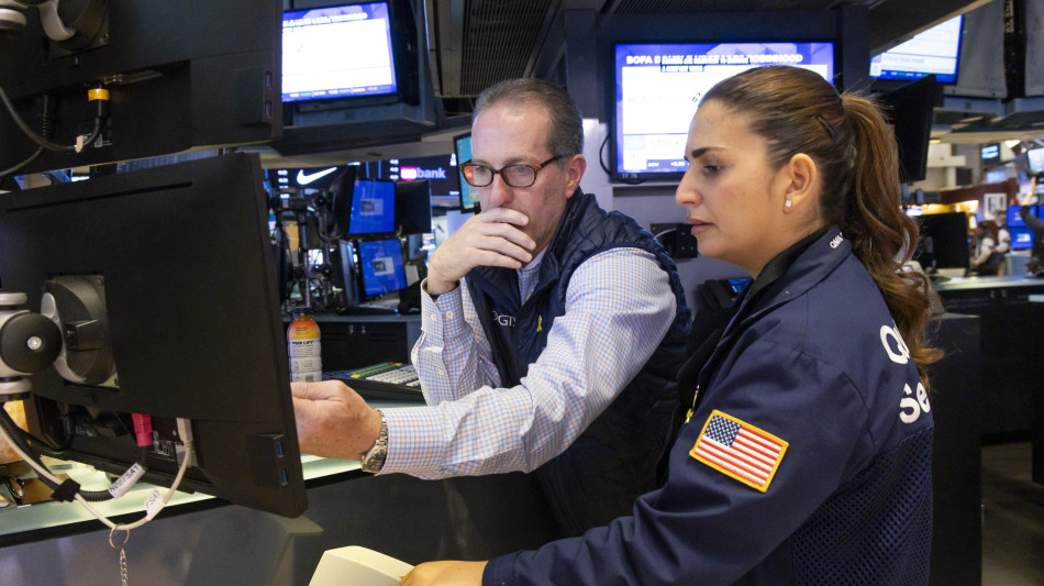 Wall Street apre debole, Dj -0,11%, Nasdaq +0,08%