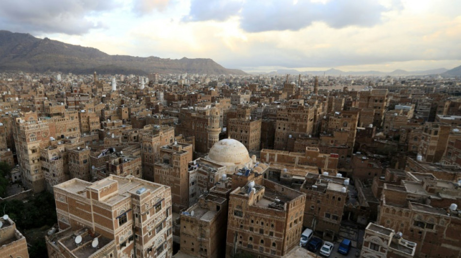 Amnesty urges Yemen rebels to free journalists on death row