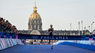 Francesa Beaugrand vence o triatlo feminino, primeira prova olímpica no Sena